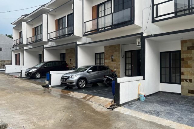 Rumah Siap Huni Dekat Stasiun LRT Harjamukti